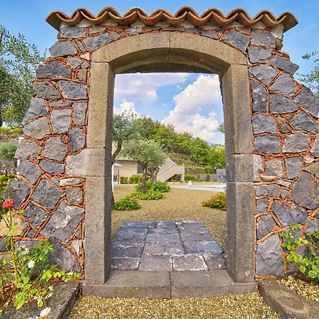 Il Casale Di Monacella Aparthotel Santa Venerina